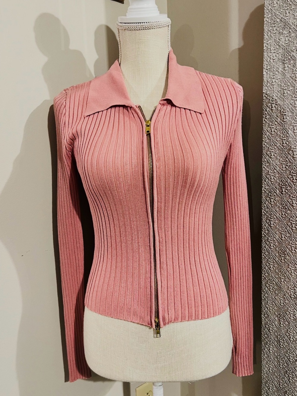 Rose pink gold zipper long sleeved sweater
